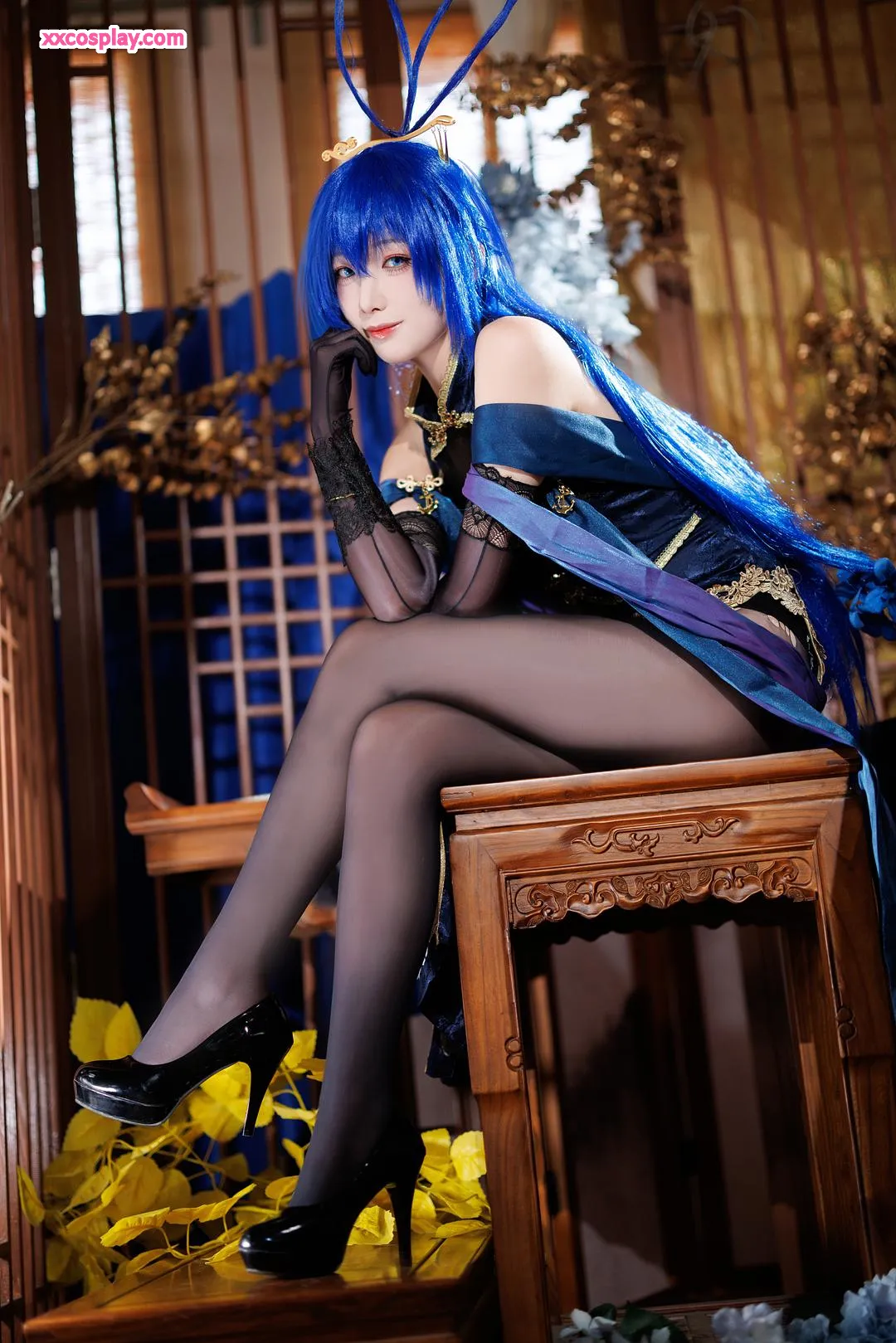 Feng Jiangjiang V: Garden Qipao Enchantment